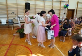  (photo)