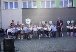  (photo)