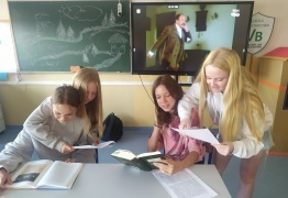  (photo)