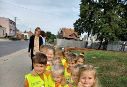  (photo)