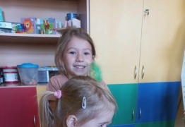  (photo)
