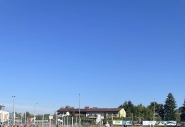  (photo)
