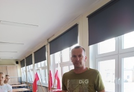  (photo)