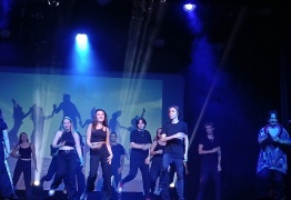  (photo)