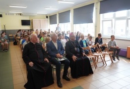  (photo)