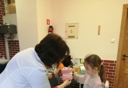  (photo)