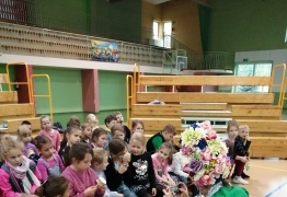  (photo)