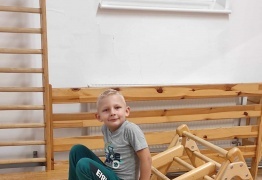  (photo)
