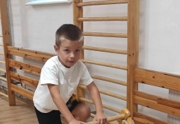  (photo)