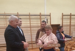  (photo)