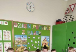  (photo)