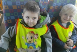  (photo)