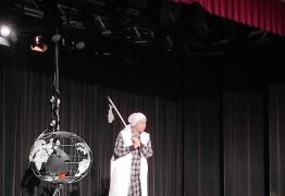  (photo)