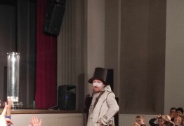  (photo)