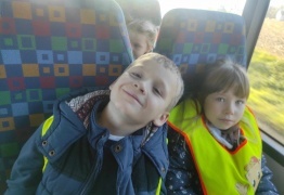  (photo)
