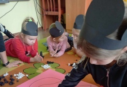  (photo)