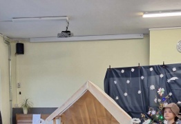  (photo)