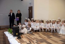  (photo)