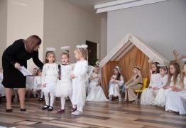  (photo)