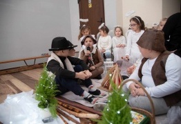  (photo)