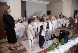  (photo)