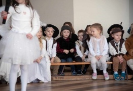  (photo)