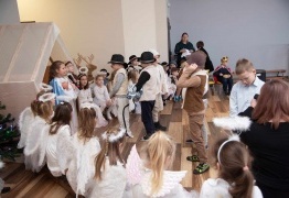  (photo)