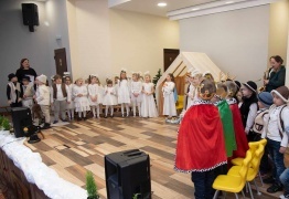  (photo)
