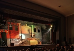  (photo)