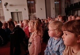  (photo)