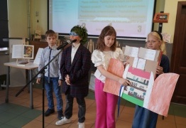  (photo)