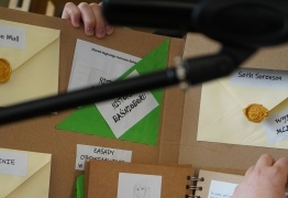  (photo)