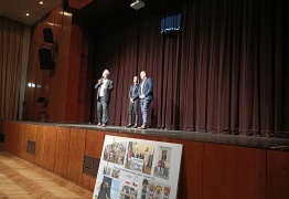  (photo)