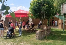  (photo)
