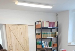  (photo)