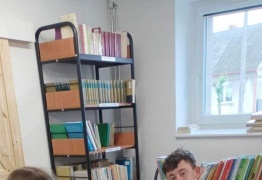  (photo)
