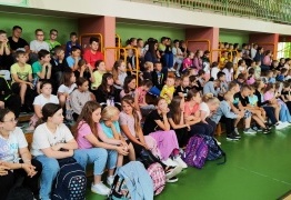  (photo)