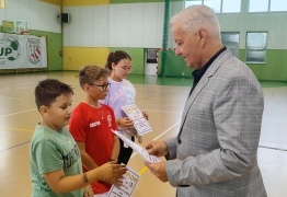  (photo)