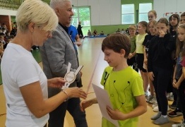  (photo)