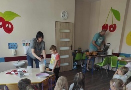  (photo)