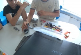  (photo)