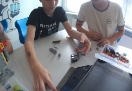  (photo)