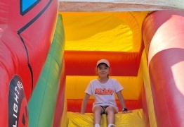  (photo)