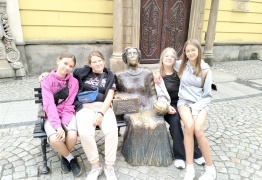 (photo)