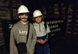  (photo)