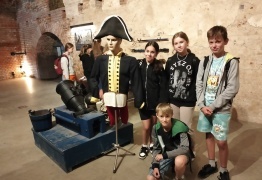  (photo)