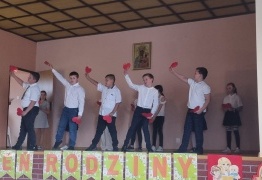  (photo)