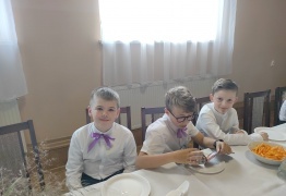  (photo)