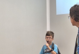  (photo)