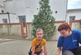  (photo)
